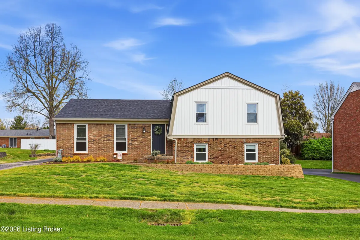 7207 Hollow Creek Rd, Louisville, KY 40228 - #1