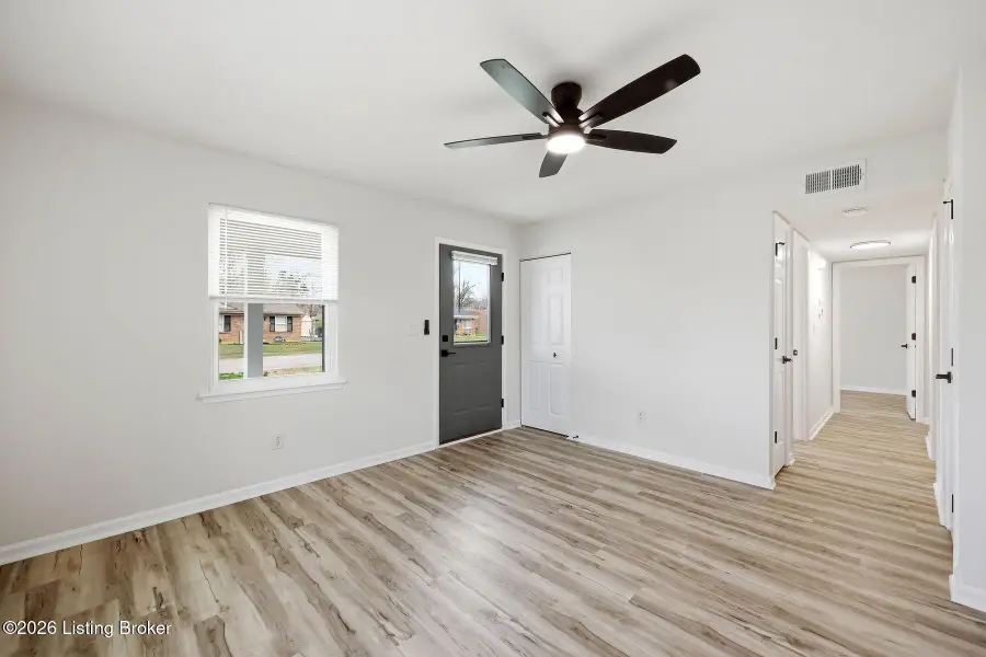 9403 Moonridge Pl, Louisville, KY 40229 - #3