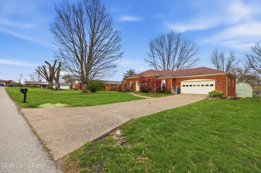 628 Gina Dr, Shelbyville, KY 40065 - #3