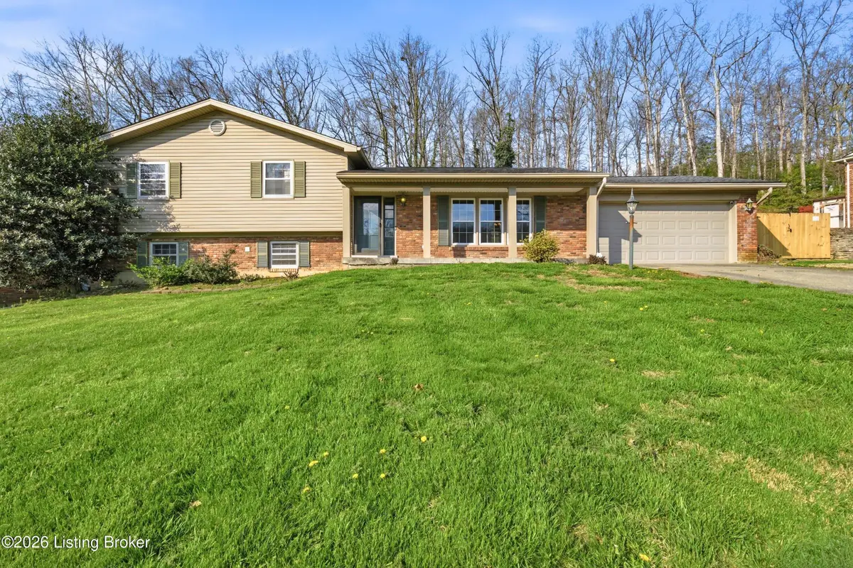 9204 Lakeridge Dr, Louisville, KY 40272 - #1