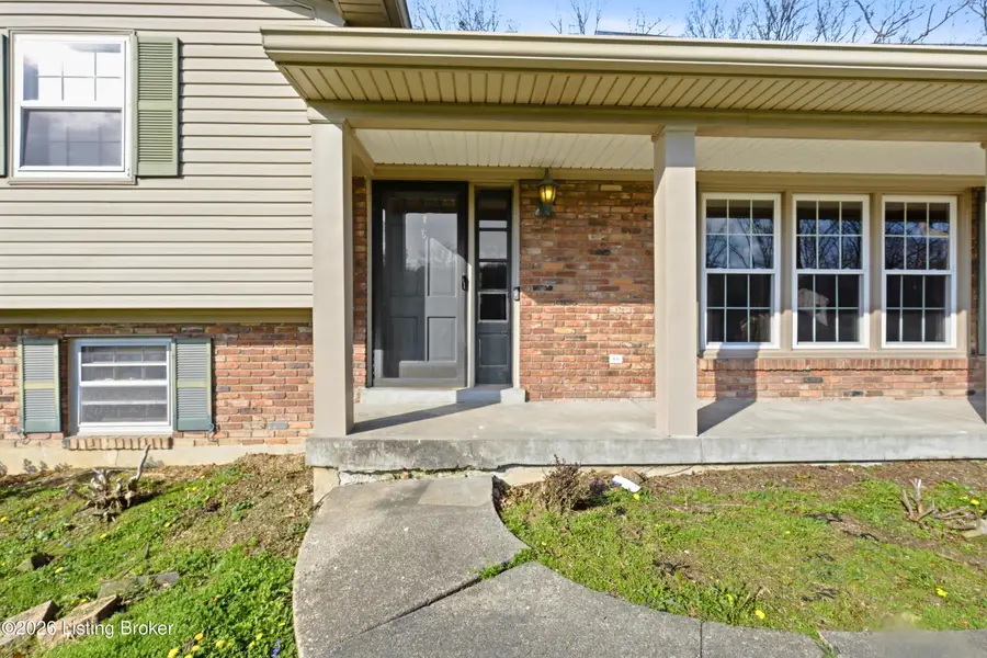 9204 Lakeridge Dr, Louisville, KY 40272 - #3