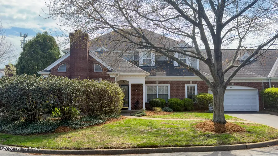 5943 Ashwood Bluff Dr, Louisville, KY 40207 - #2