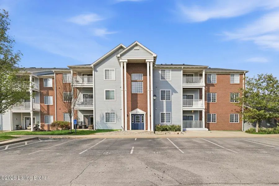 2704 Bradford Commons Dr #103, Louisville, KY 40299 - #2