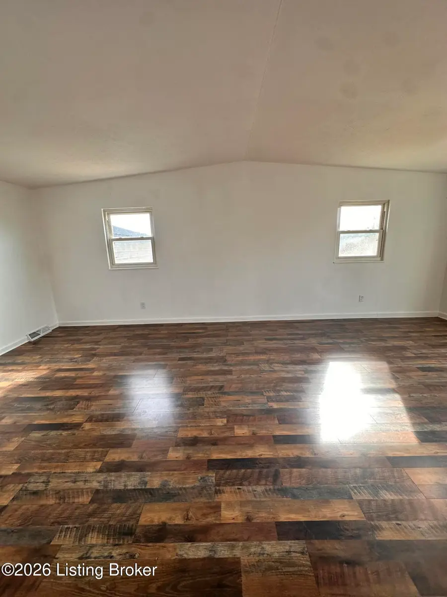 116 Kim Ct, Radcliff, KY 40160 - #2