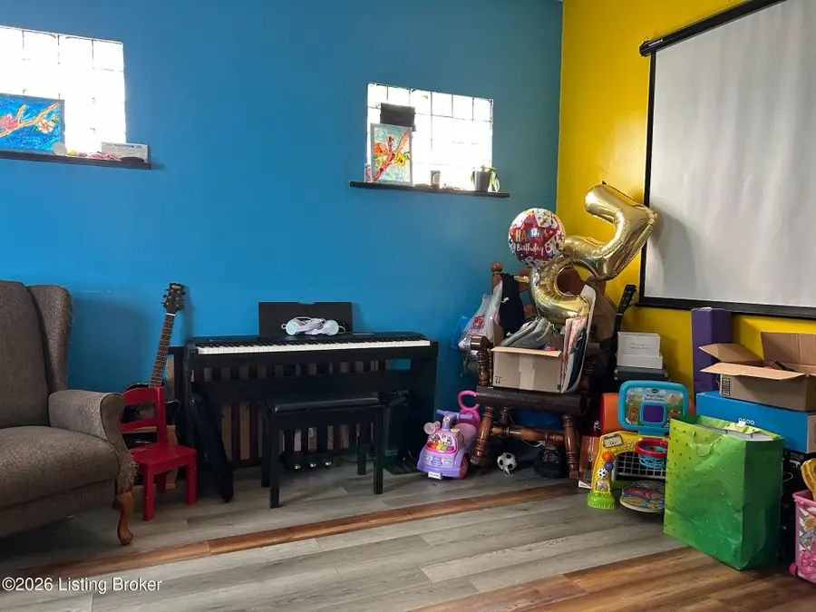 3638 River Park Dr, Louisville, KY 40211 - #3