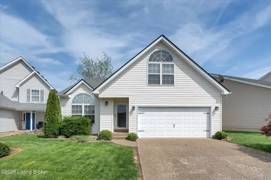 3907 Pinoak View Ct, Louisville, KY 40299 - #2