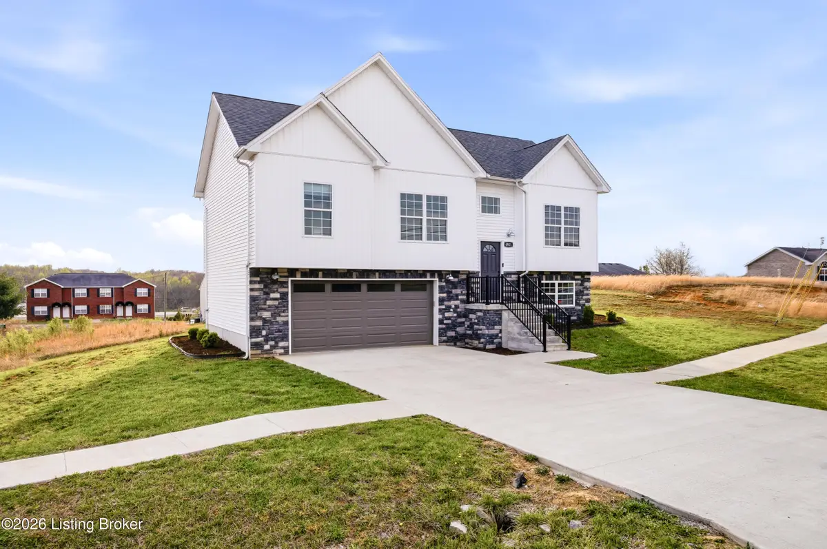 4901 S Woodland Dr, Radcliff, KY 40160 - #1