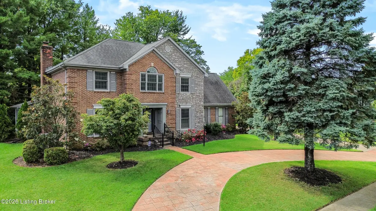 9104 Linn Station Rd, Louisville, KY 40222 - #1