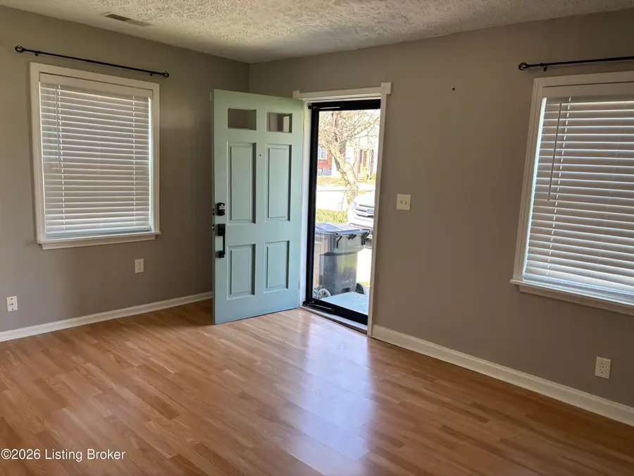 326 Alger Ave, Louisville, KY 40214 - #3