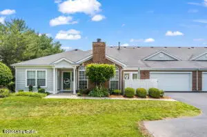 8310 River Forest Pl, Louisville, KY 40258