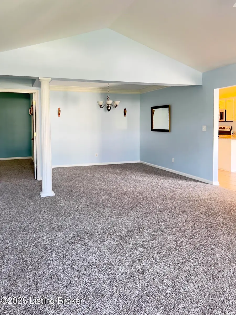 8310 River Forest Pl, Louisville, KY 40258 - #2