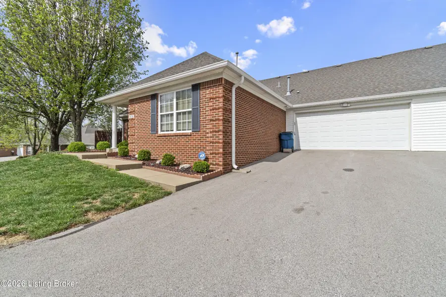 8714 Broadwood Ct, Louisville, KY 40291 - #3