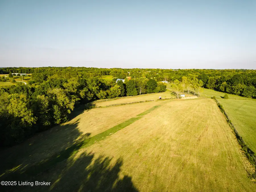 145 Hill Valley Dr, Taylorsville, KY 40071 - #2