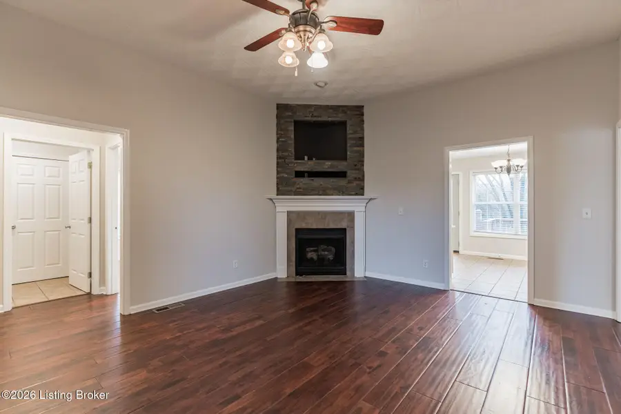 147 Midway Dr, Mount Washington, KY 40047 - #2