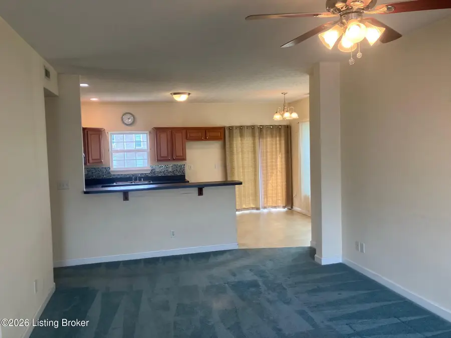 6010 Wooded Creek Dr #102, Louisville, KY 40291 - #3