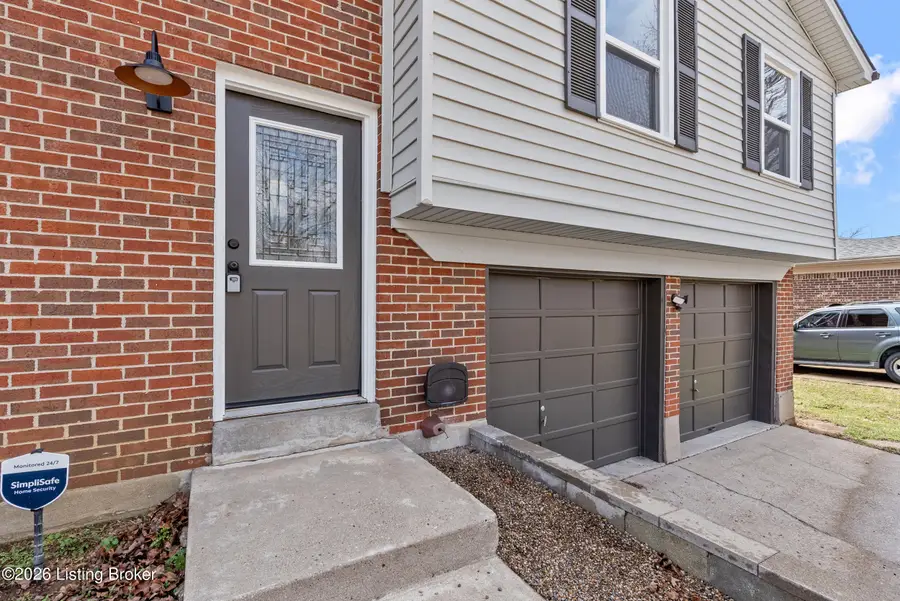 5708 Midnight Ln, Louisville, KY 40229 - #2