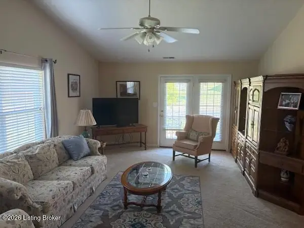 7607 Autumn Pointe Dr, Louisville, KY 40214