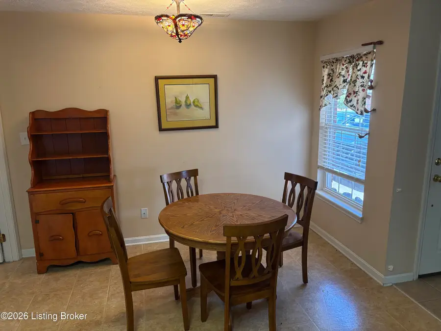 7607 Autumn Pointe Dr, Louisville, KY 40214 - #2