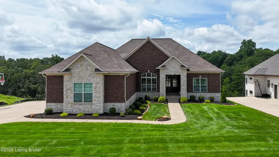 8022 Wooded Ridge Dr, Louisville, KY 40214 - #2