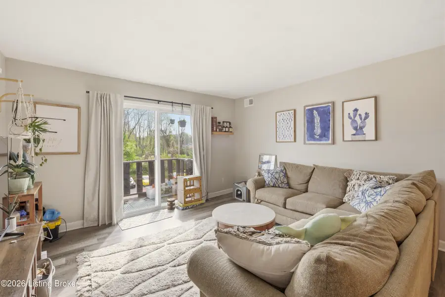 3506 Lodge Ln #APT 326, Louisville, KY 40218 - #2