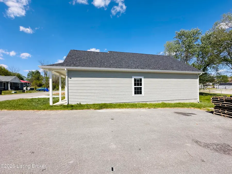 401 Strawberry Ln, Leitchfield, KY 42754 - #2