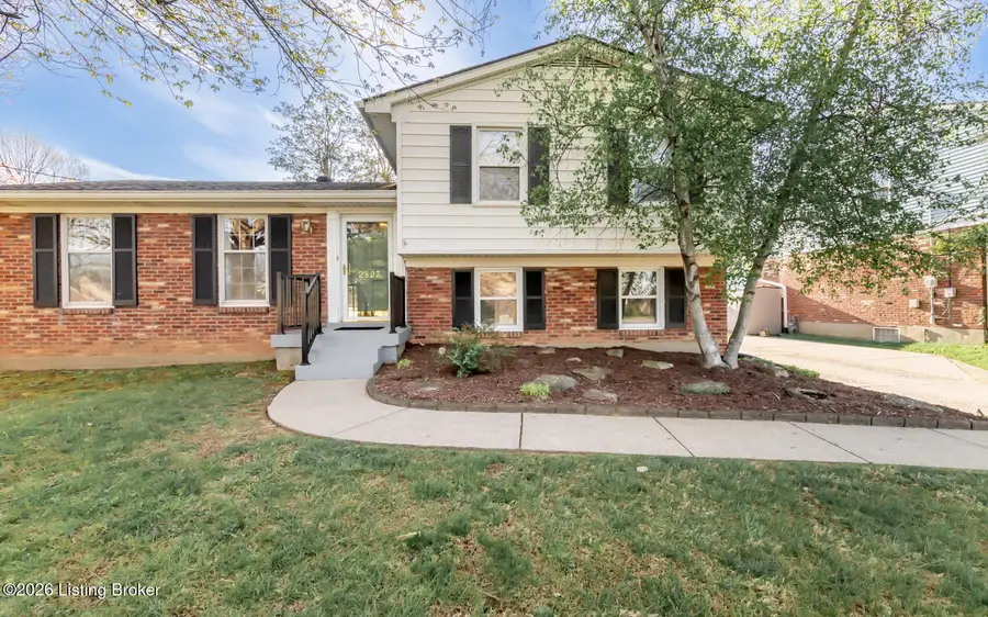 2823 Six Mile Ln, Louisville, KY 40220 - #2