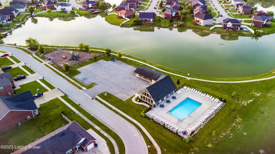 340 Dayflower Ct, Shepherdsville, KY 40165 - #2