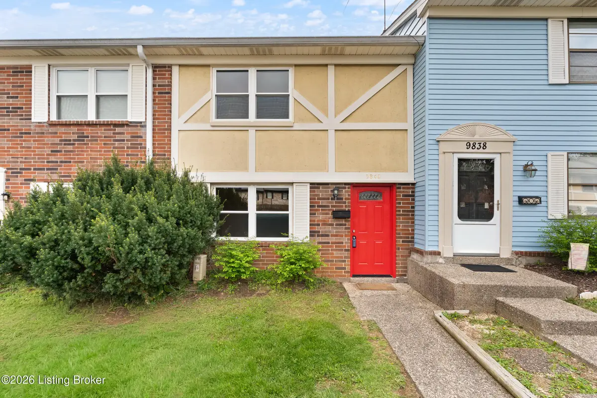 9840 Oakshire Dr, Jeffersontown, KY 40299 - #1