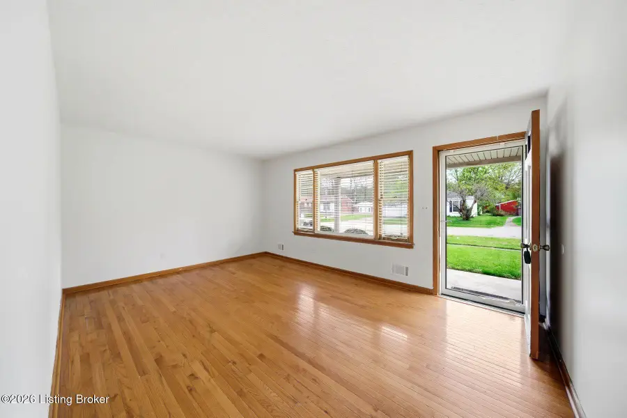 4410 Tara Gale Ct, Louisville, KY 40216 - #3