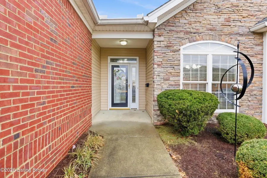 7526 Autumn Pointe Dr, Louisville, KY 40214 - #3
