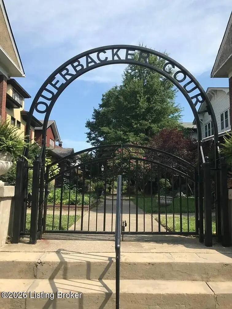 1382 Ouerbacker Ct, Louisville, KY 40208 - #2