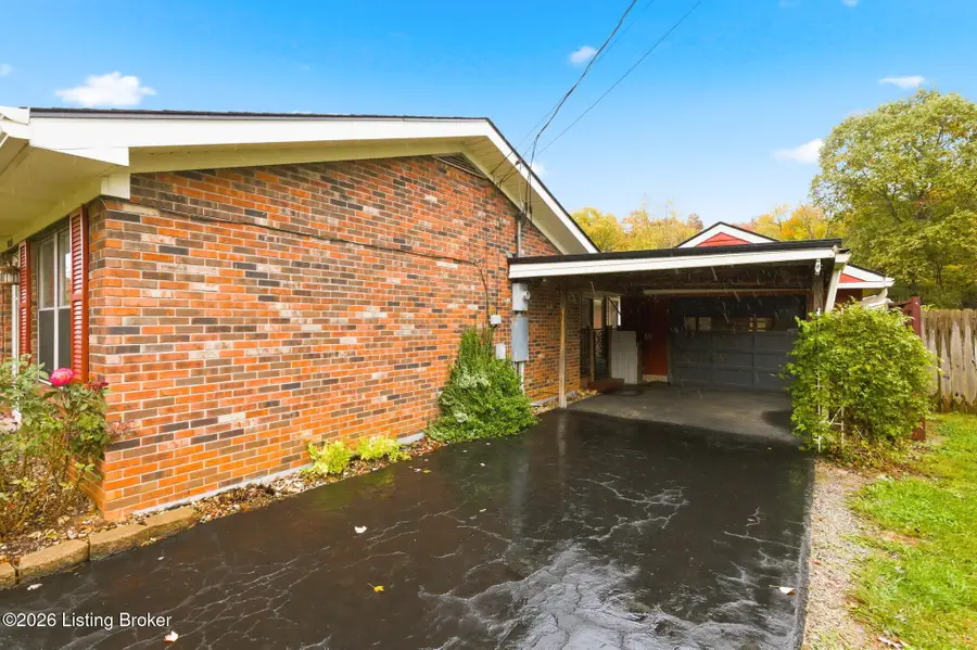 2433 Armstrong Ln, Mount Washington, KY 40047 - #3