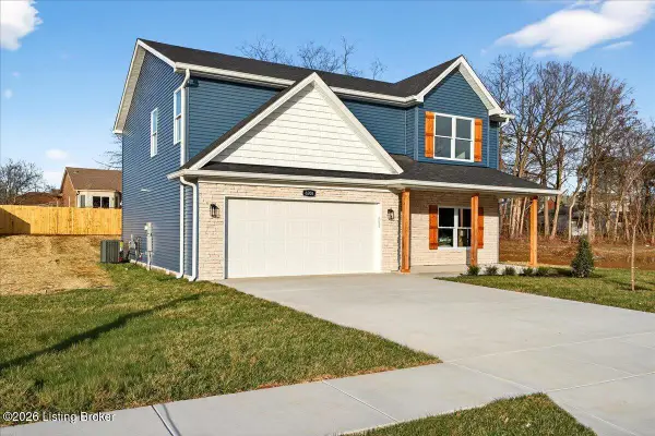 8208 Roseborough Rd, Louisville, KY 40228