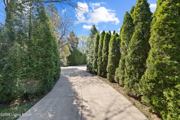 8040 Watterson Trail, Louisville, KY 40291