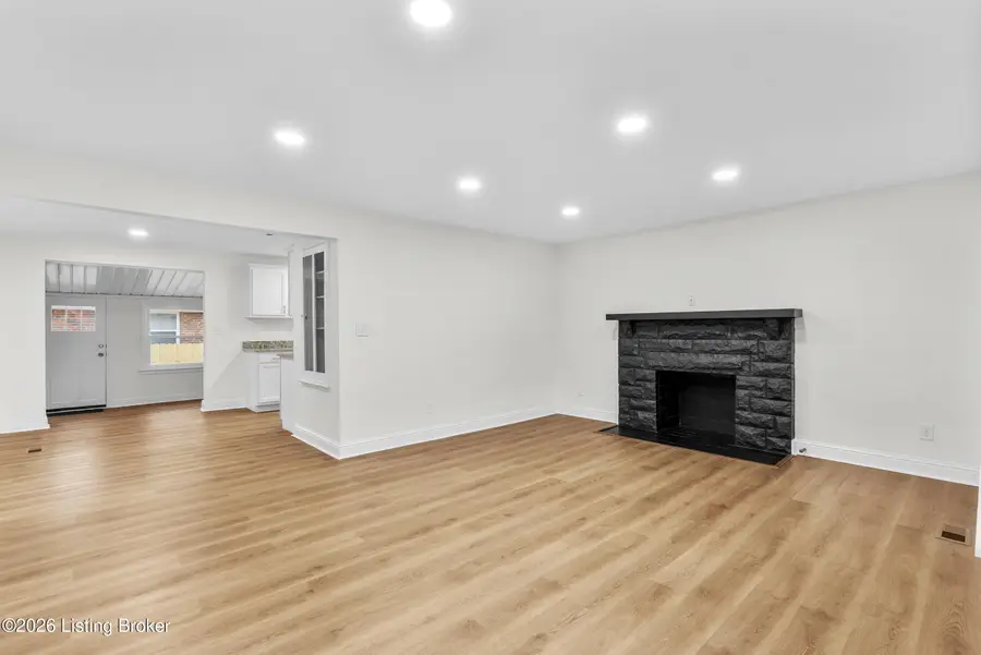 4312 Mae Ave, Louisville, KY 40216 - #2