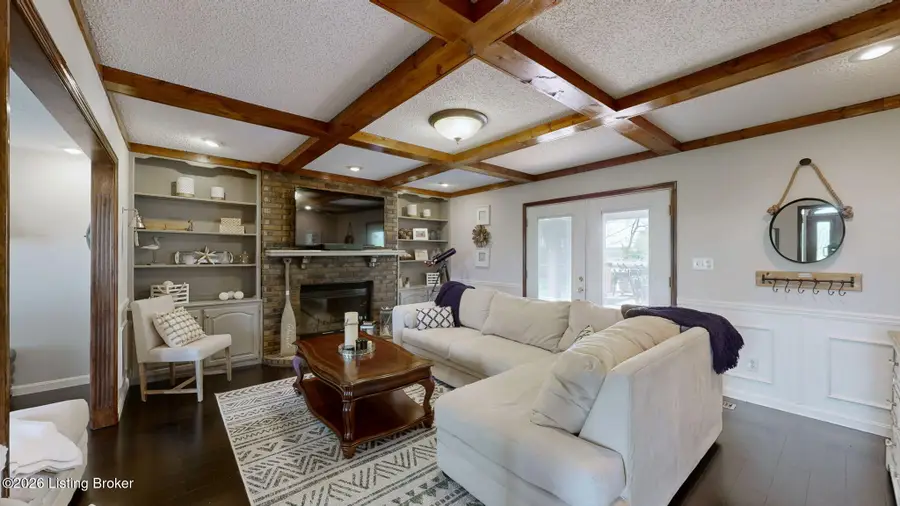 1039 Cobblestone Cir, Pioneer Village, KY 40165 - #2