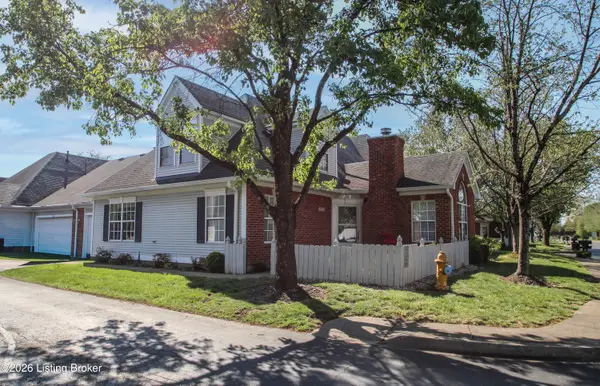 3827 Greenhurst Dr, Louisville, KY 40299