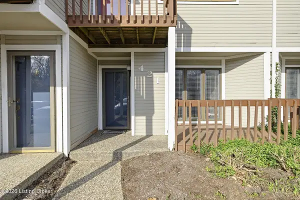 421 Ledgeview Park Dr, Louisville, KY 40206