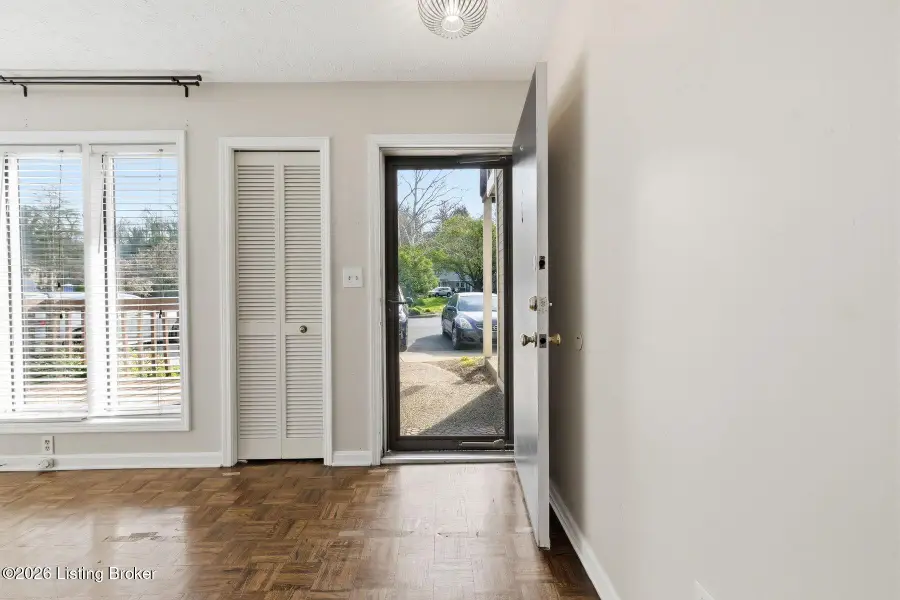 421 Ledgeview Park Dr, Louisville, KY 40206 - #3