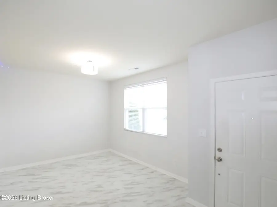 11705 Beacon Ct, Louisville, KY 40299 - #3