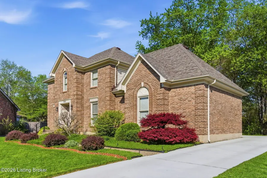 7203 Ben Franklin Ct, Louisville, KY 40214 - #2