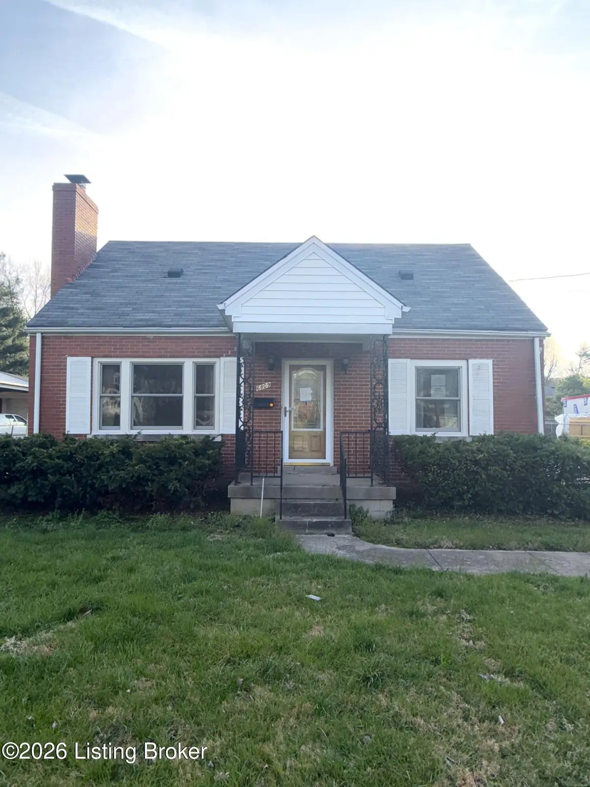 6809 Manslick Rd, Louisville, KY 40214 - #1