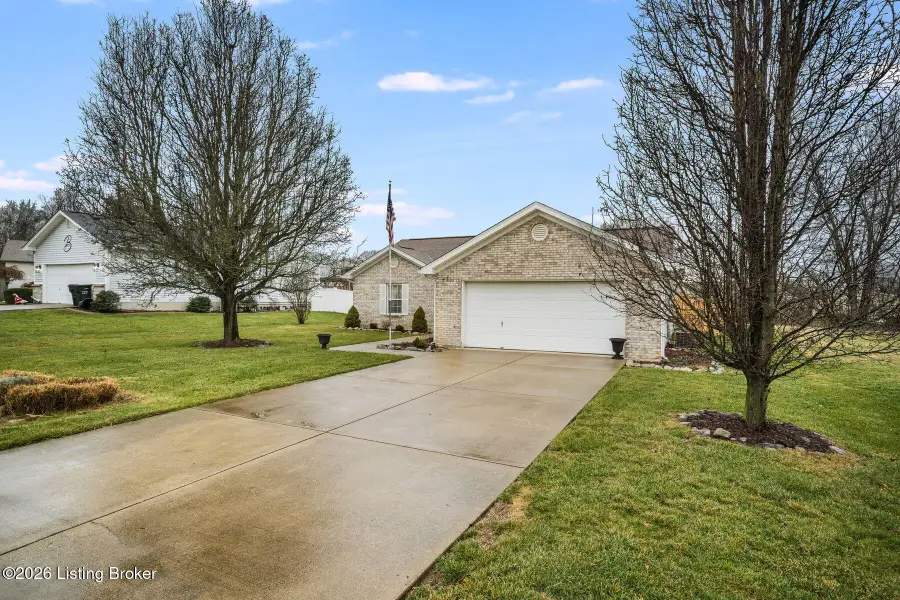 181 Shawnee Cir, Mount Washington, KY 40047 - #3