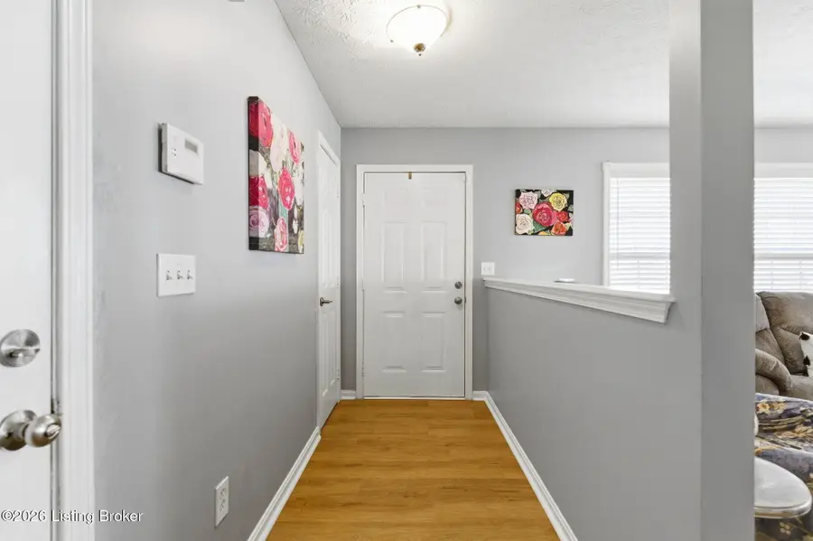 8461 Grand Trevi Dr, Louisville, KY 40228 - #3