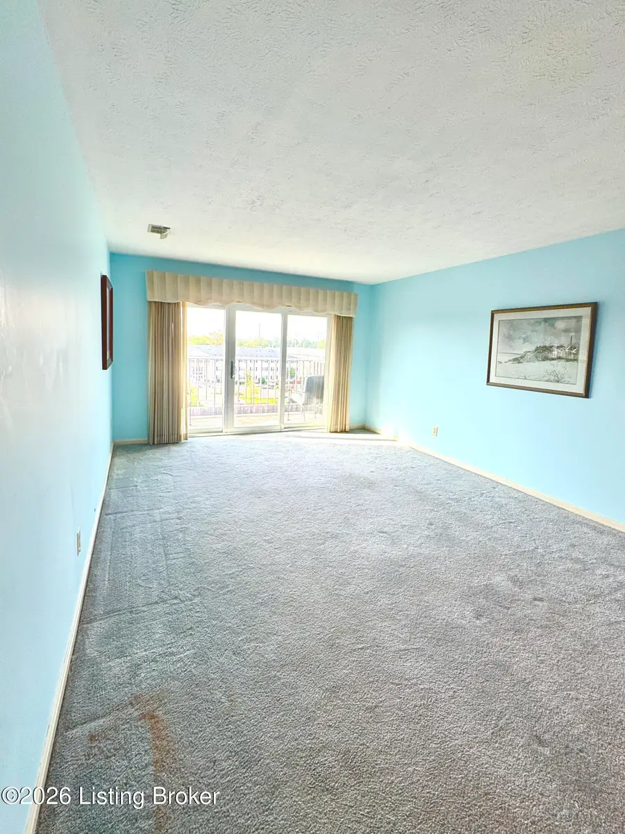 3030 Breckenridge Ln #APT 519, Louisville, KY 40220 - #2