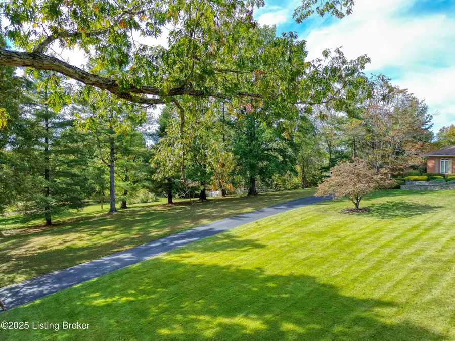13991 Poplar Ln, Louisville, KY 40299 - #3