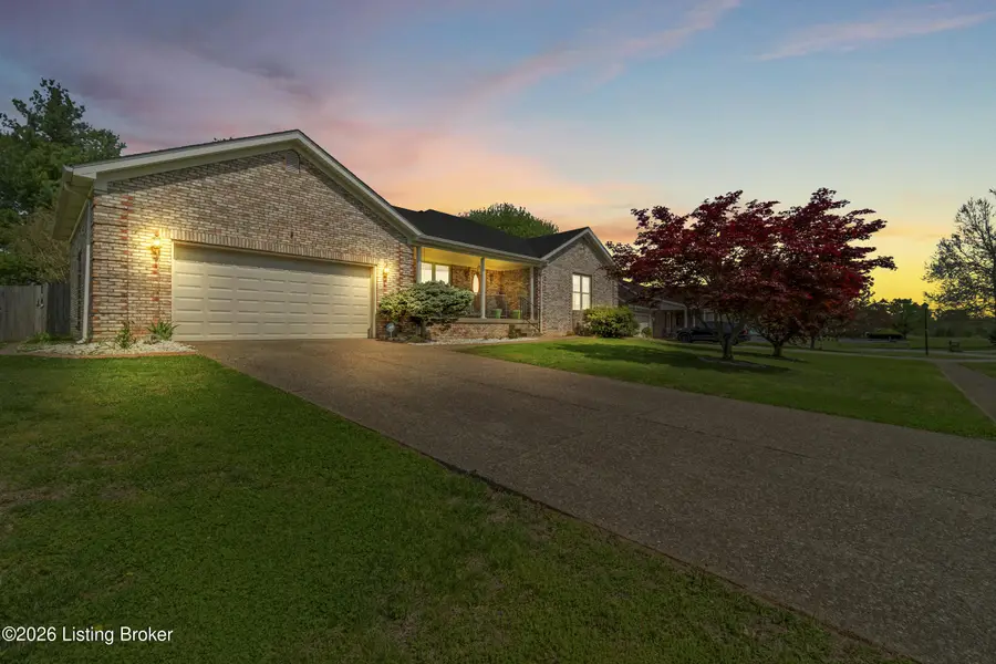 140 Spring Lake Ct, Louisville, KY 40229 - #2