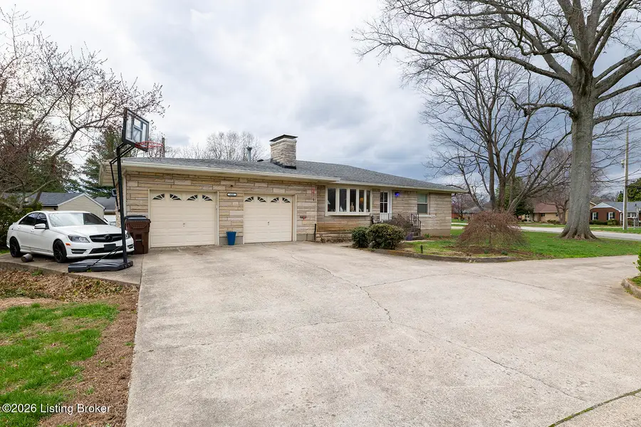 600 Breckenridge Ln, Louisville, KY 40207 - #2
