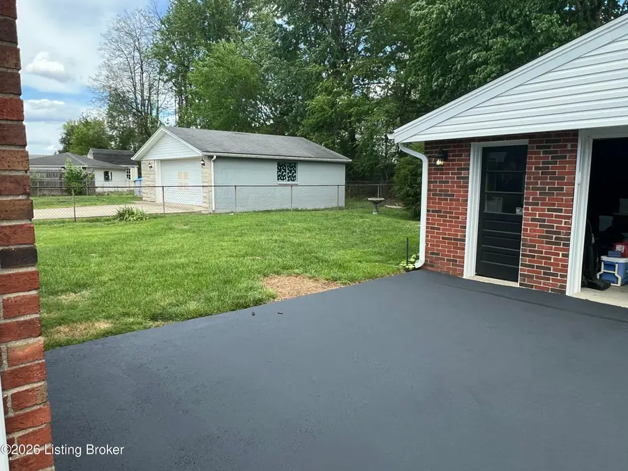 5113 Invicta Dr, Louisville, KY 40216 - #3