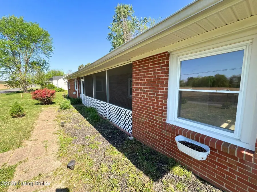 110 W Pierson St, Fredonia, KY 42411 - #3